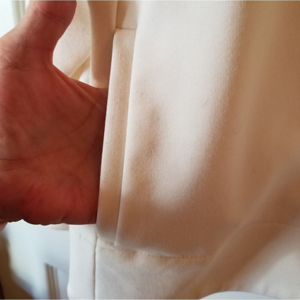 WINTER WHITE THREE BUTTON JACKET - image 10